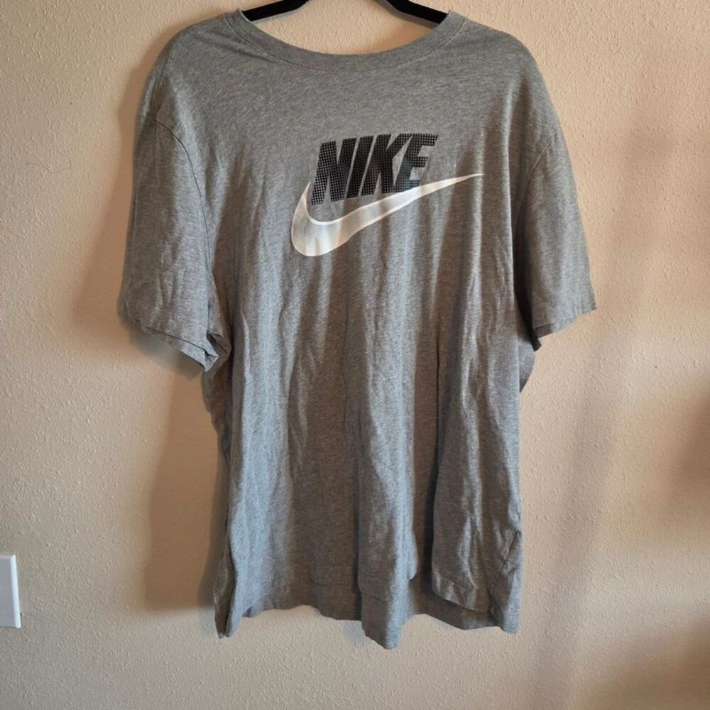 Nike The Nike Tee Gray Graphic Swoosh T-Shirt XL Short Sleeve